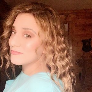 Meet your Posher, Kelsey